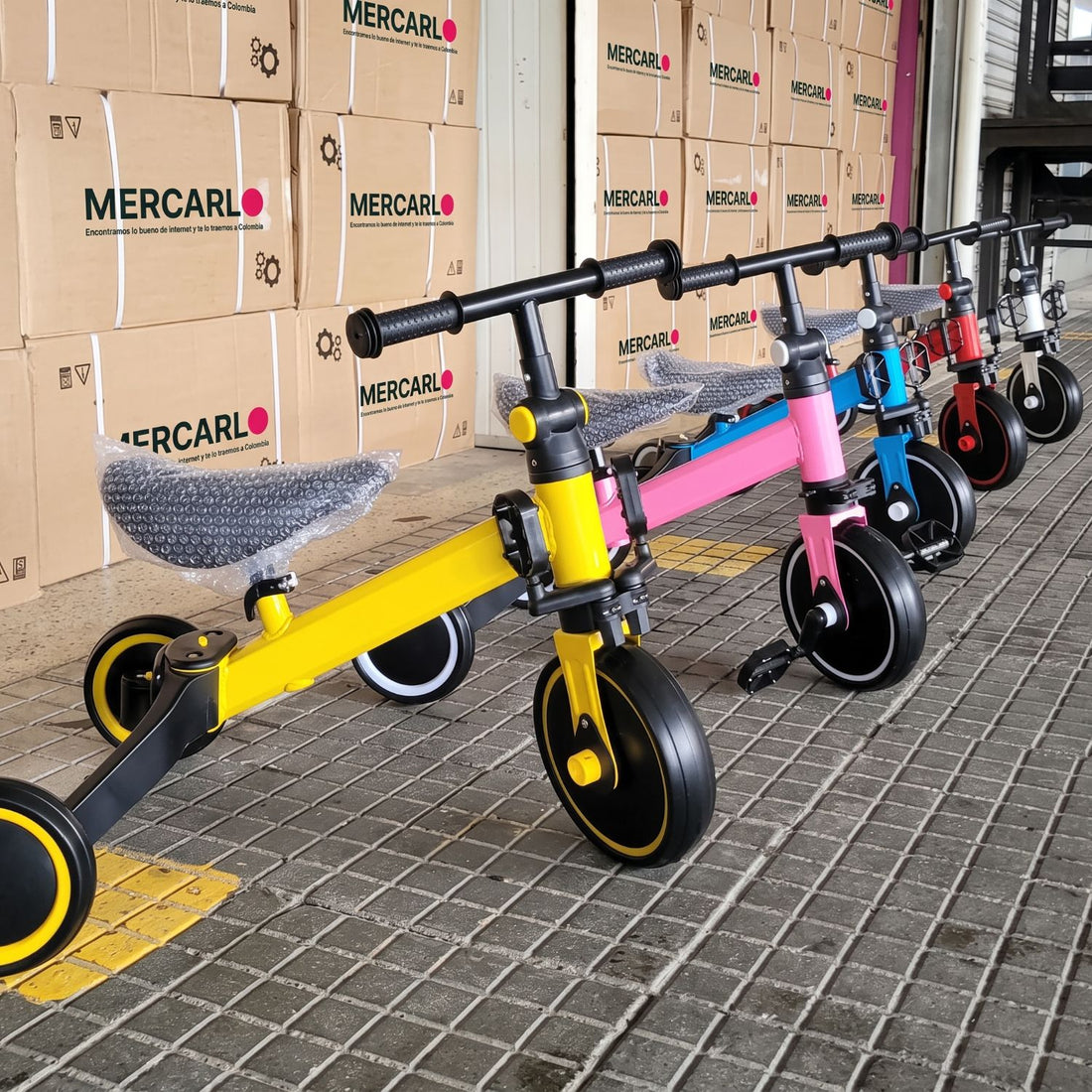 Bicicletas 3 en 1 en la bodega de MERCARLO